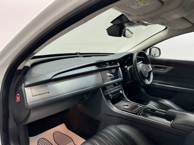 2025 Jaguar Xf