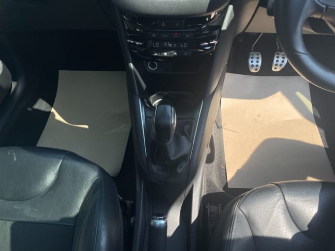 2025 Peugeot 208