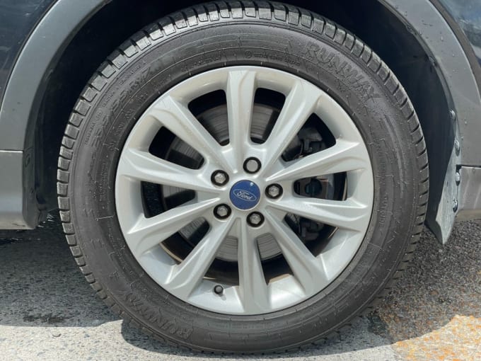 2025 Ford Kuga