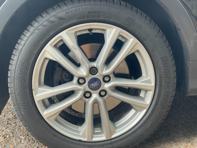 2025 Ford Kuga