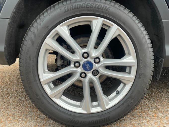 2025 Ford Kuga