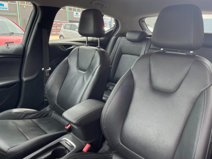 2025 Vauxhall Astra