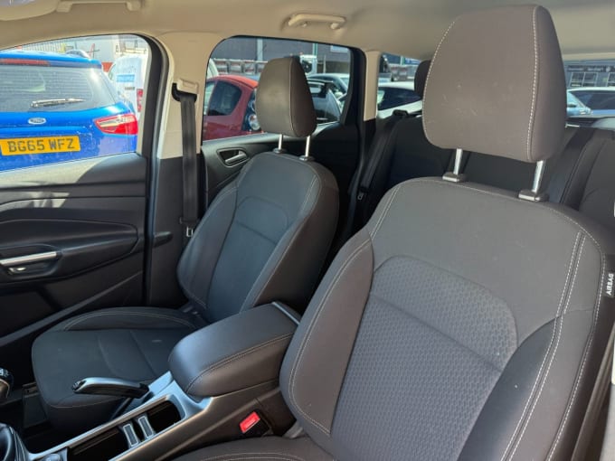 2025 Ford Kuga