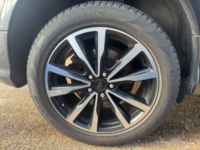 2025 Ford Kuga