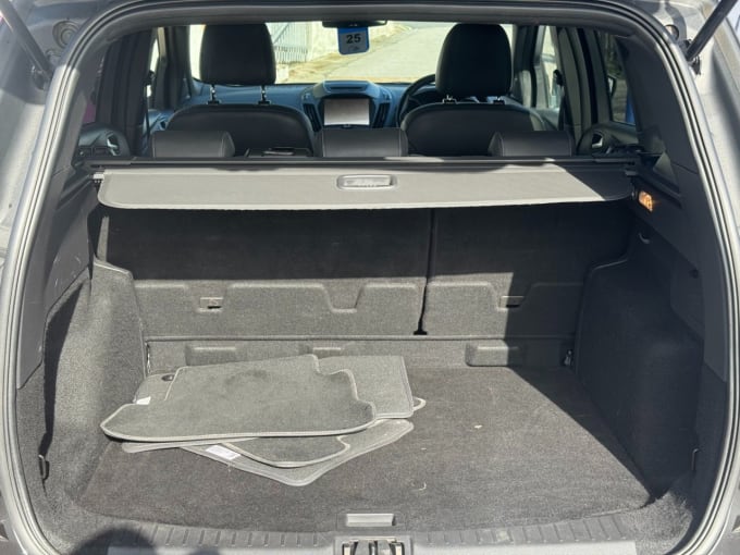 2025 Ford Kuga