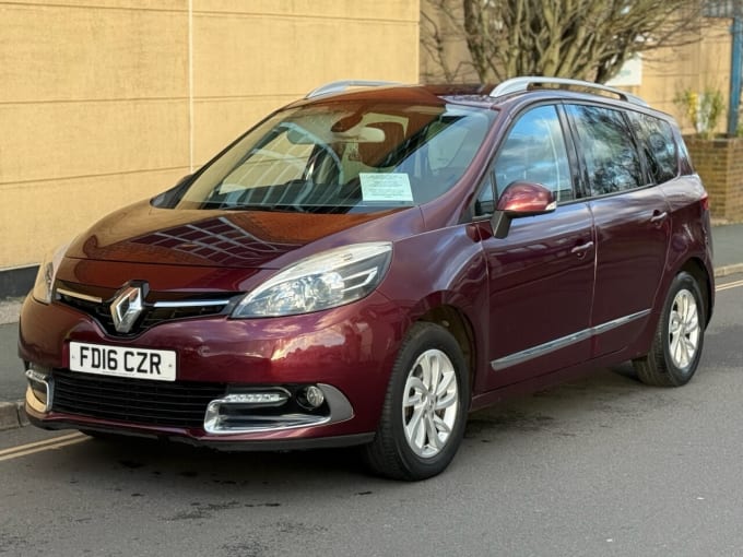 2025 Renault Grand Scenic