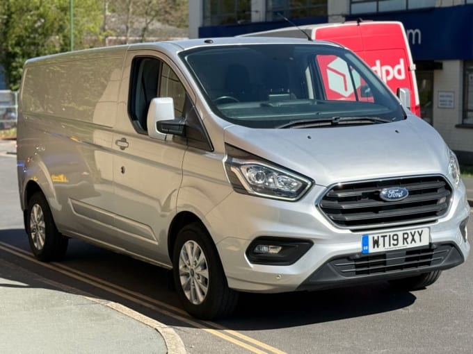 2025 Ford Transit Custom