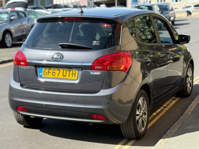 2025 Kia Venga
