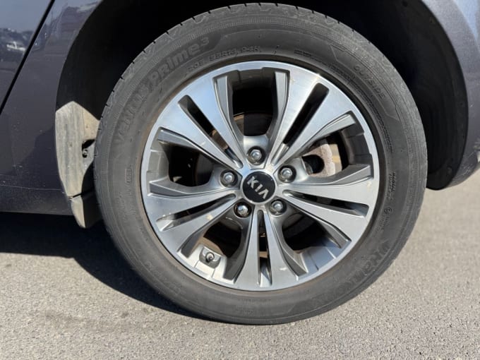 2025 Kia Venga