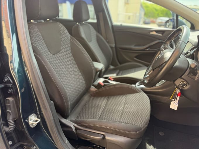 2025 Vauxhall Astra