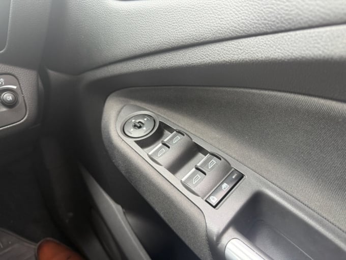2025 Ford C-max