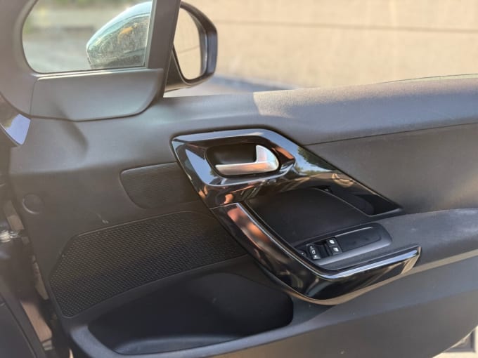 2025 Peugeot 208