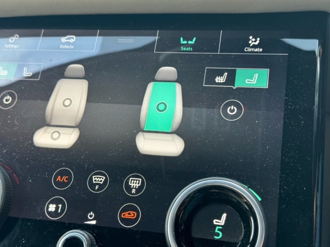 2025 Land Rover Range Rover Velar