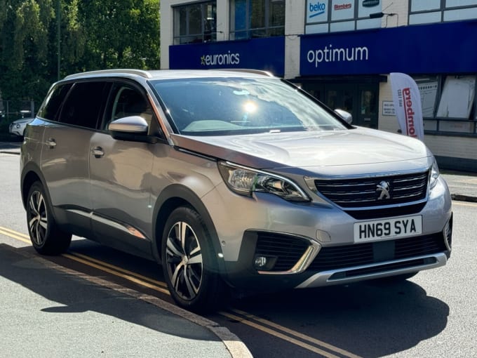 2025 Peugeot 5008