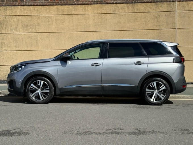 2025 Peugeot 5008