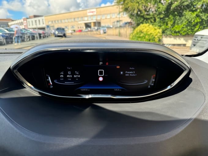 2025 Peugeot 5008