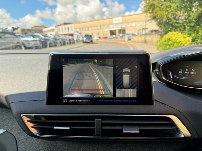 2025 Peugeot 5008