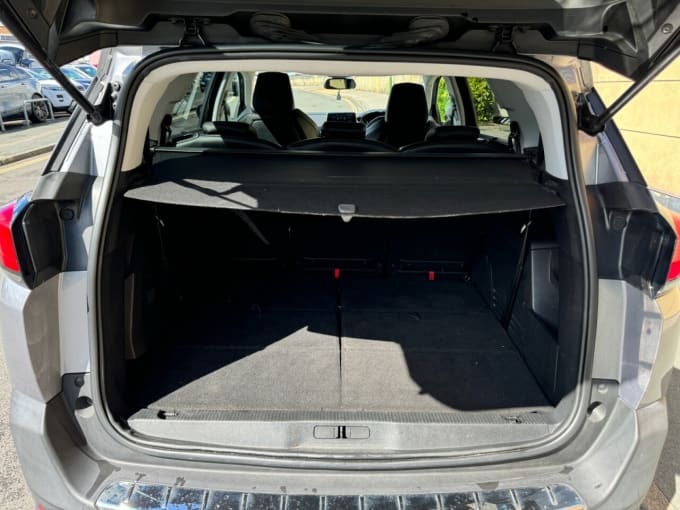 2025 Peugeot 5008
