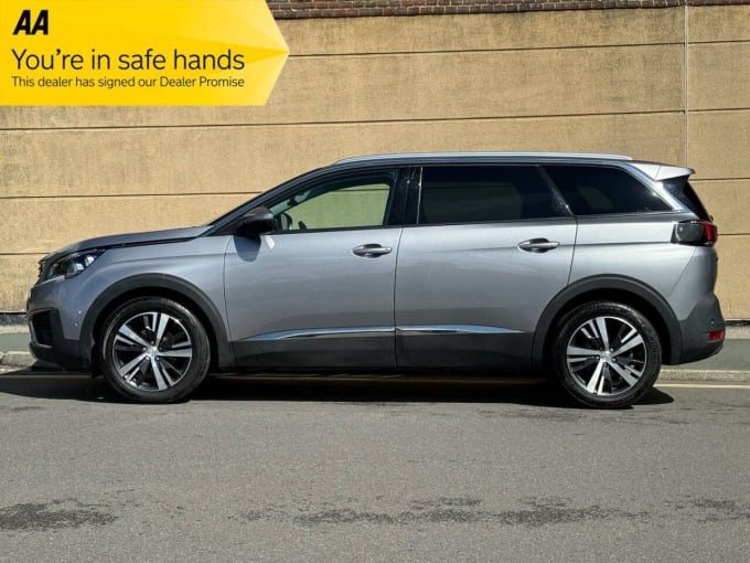 2025 Peugeot 5008