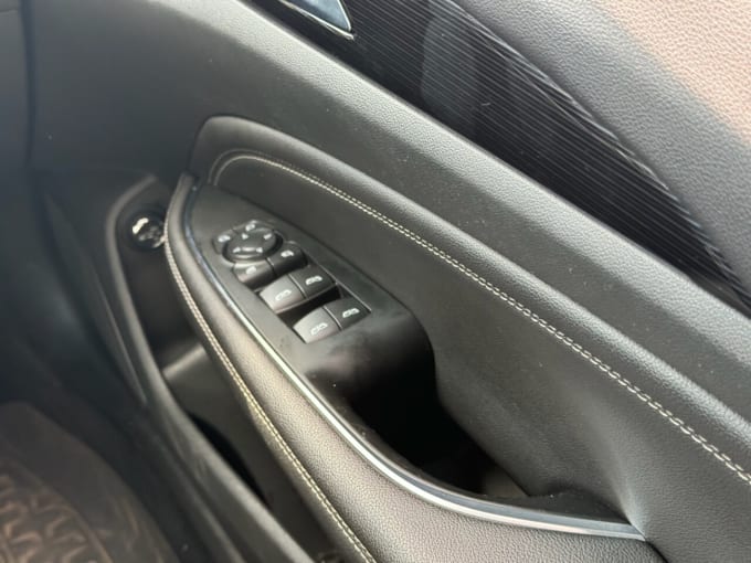 2025 Vauxhall Insignia