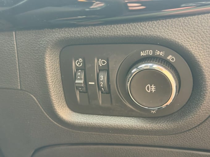 2025 Vauxhall Astra