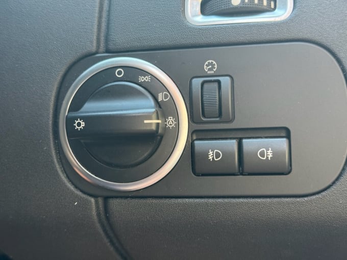 2025 Land Rover Discovery 4