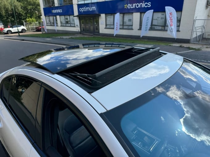 2025 Jaguar Xe