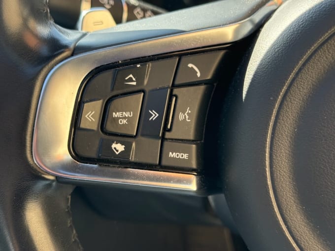 2025 Jaguar Xe