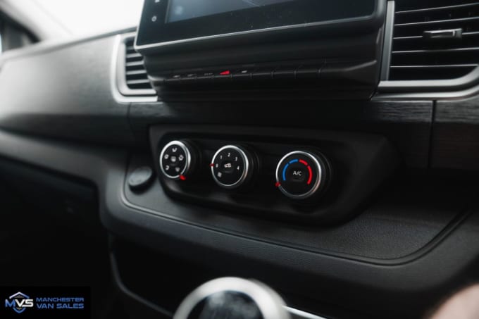2025 Renault Trafic