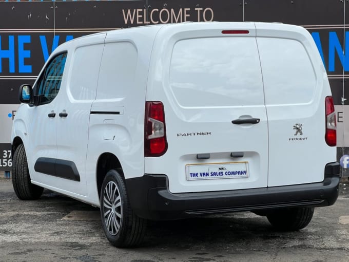 2025 Peugeot Partner