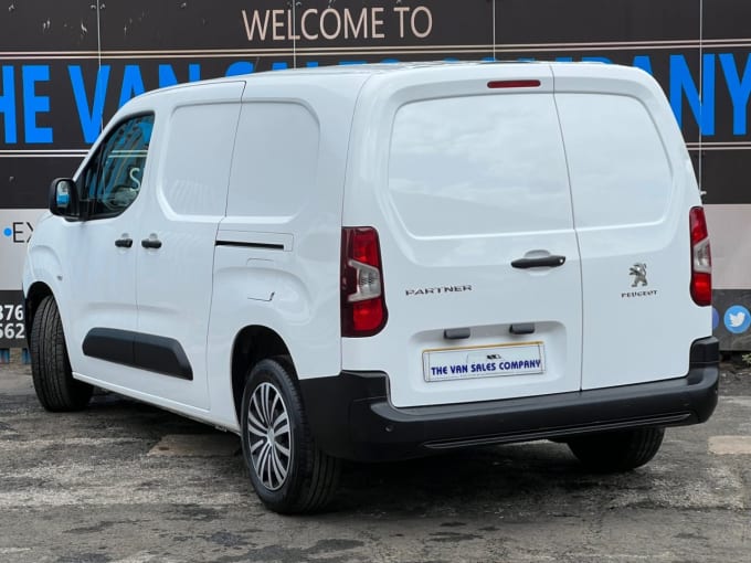 2025 Peugeot Partner