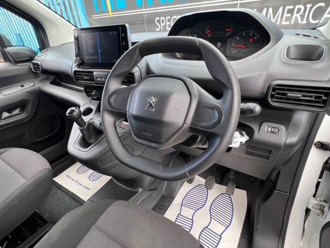 2025 Peugeot Partner