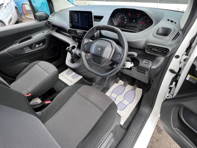2025 Peugeot Partner