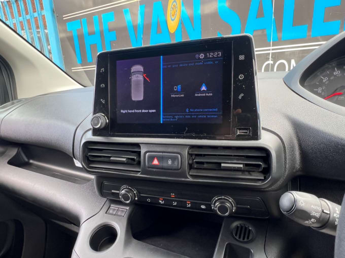 2025 Peugeot Partner