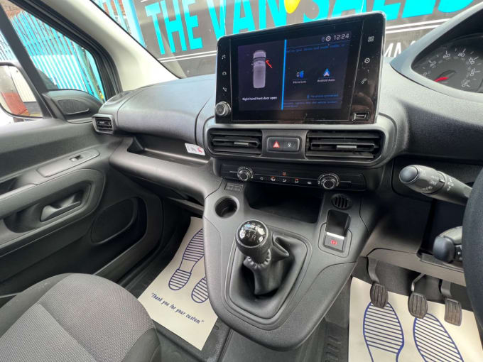 2025 Peugeot Partner