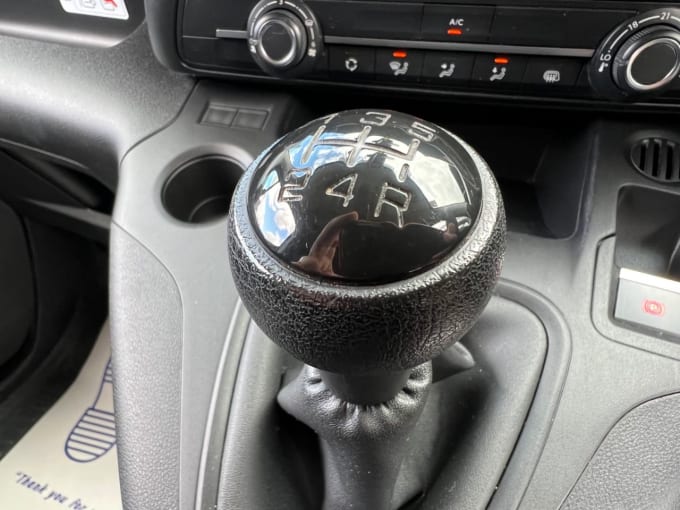 2025 Peugeot Partner
