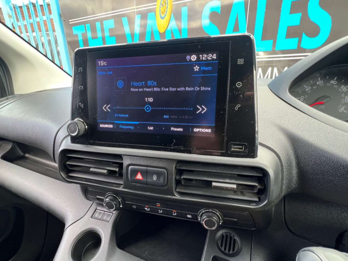 2025 Peugeot Partner