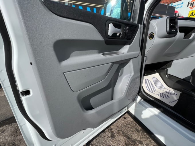 2025 Levc Vn5