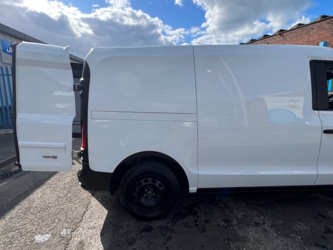 2025 Levc Vn5