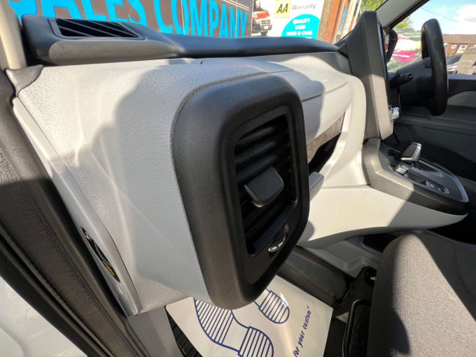 2025 Levc Vn5