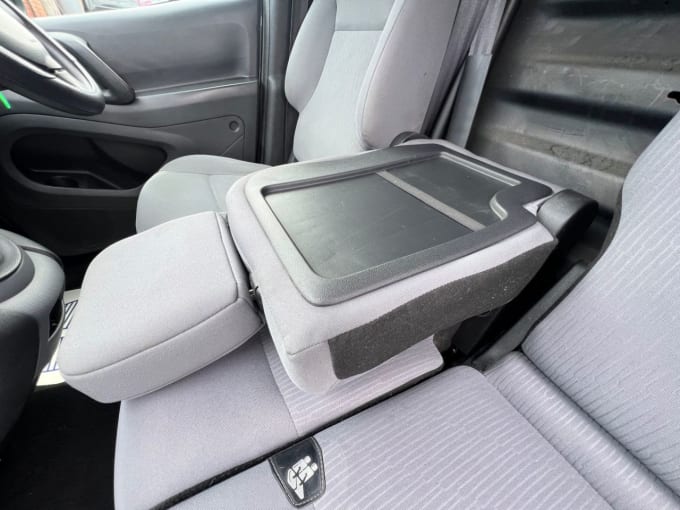 2025 Peugeot Partner