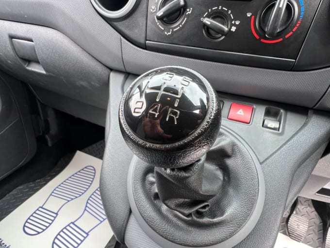 2025 Peugeot Partner