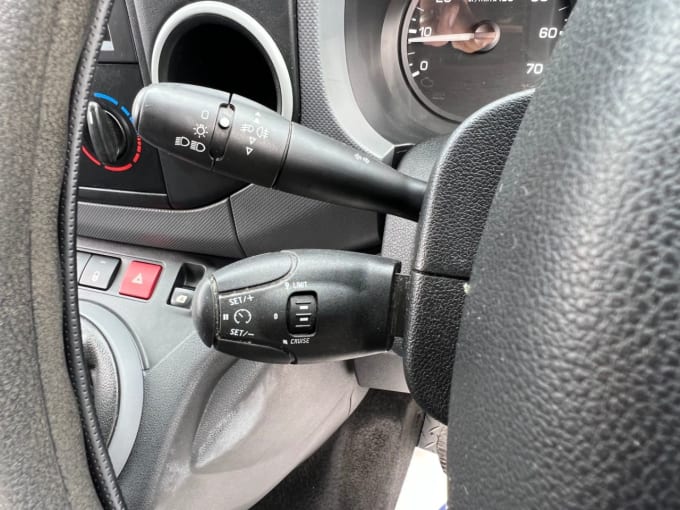 2025 Peugeot Partner