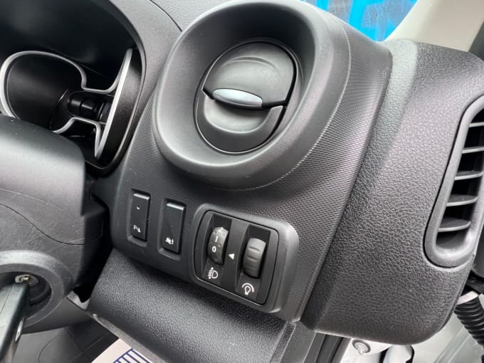 2025 Renault Trafic