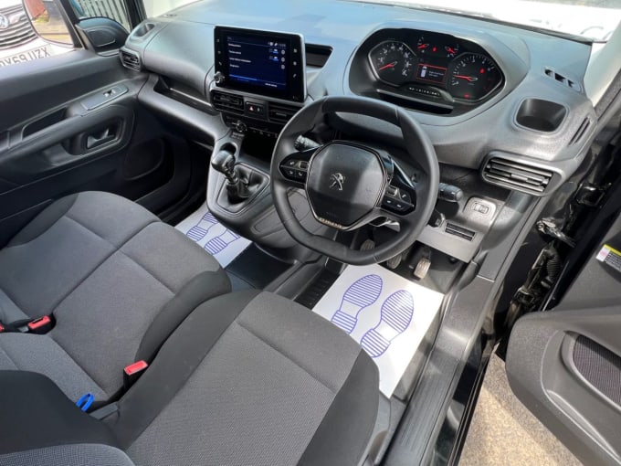 2025 Peugeot Partner