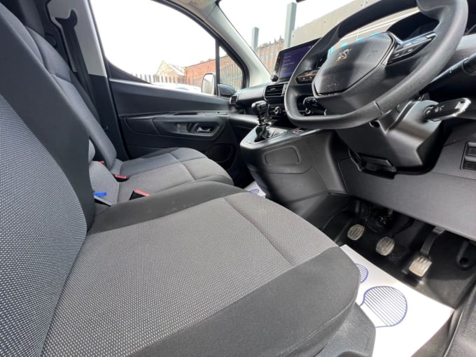 2025 Peugeot Partner