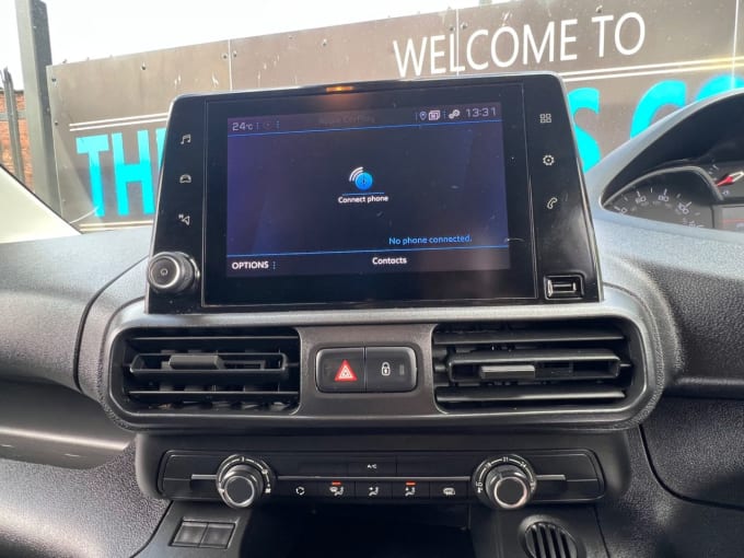 2025 Peugeot Partner