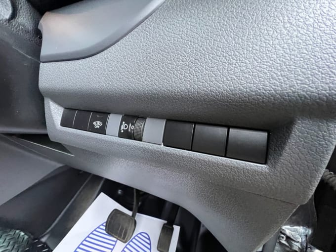 2025 Peugeot Expert