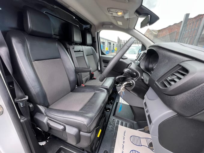 2025 Peugeot Expert