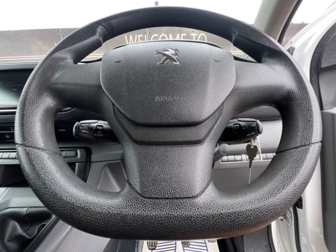 2025 Peugeot Expert